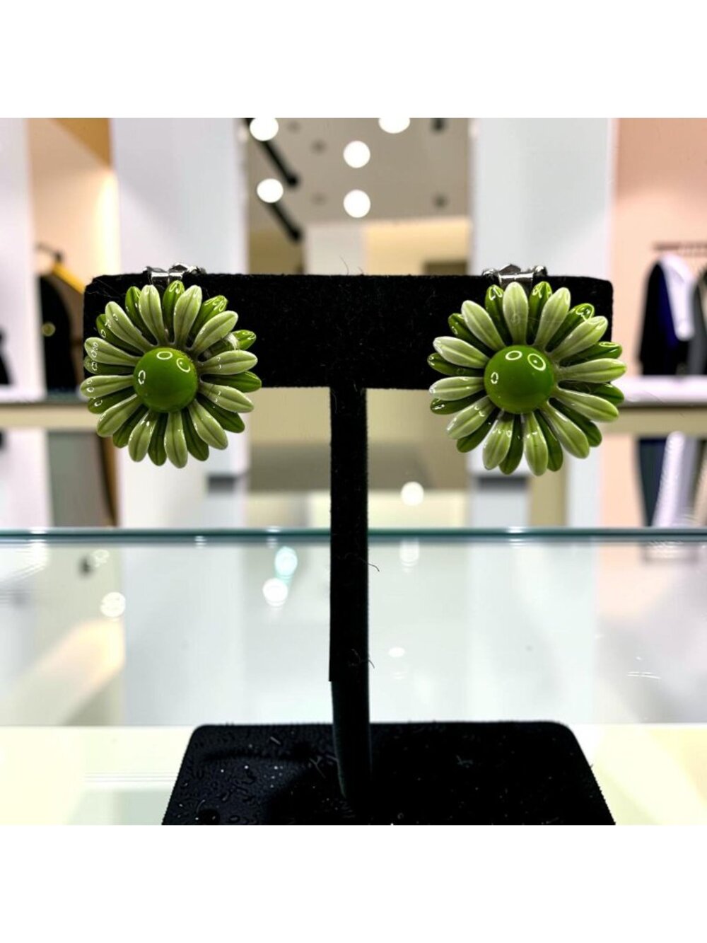 Vintage Green Daisy Clip-On Enamel Earrings Retro Floral Design